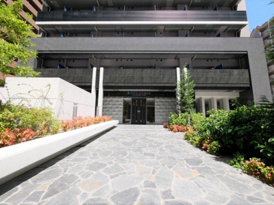 【エントランス】 | S-RESIDENCE新大阪WEST | ゆとりのあるエントランスです