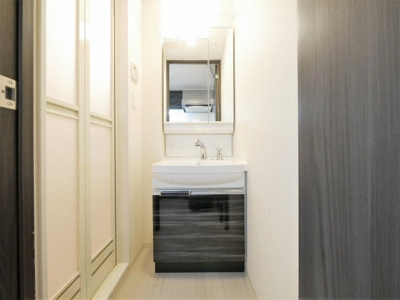【洗面所】 | プレサンス新大阪イオリア | 忙しい朝には欠かせない洗面所です