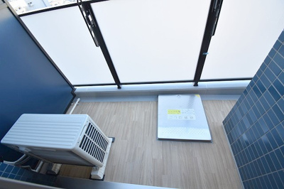 【バルコニー】 | プレサンスOSAKA三国ネオス | 暖かな日差しのふりそそぐバルコニー