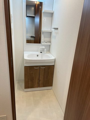【独立洗面台】 | スワンズシティ新大阪プライム | 独立洗面台あり、毎朝おしゃれに忙しい女性の方におすすめです