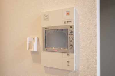 【セキュリティ】 | スプランディッドⅦ | モニター付きインターホンです