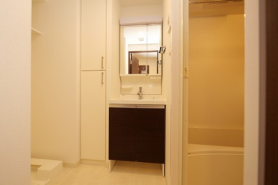 【独立洗面台】 | スプランディッドⅦ | 独立洗面台あり、毎朝おしゃれに忙しい女性の方におすすめです