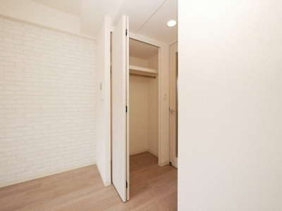 【収納】 | プレサンス大手前ピリオド | 小物を収納するのに便利です