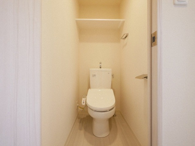【トイレ】 | プレサンス大手前ピリオド | コンパクトで使いやすいトイレです