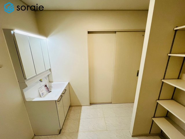 川越市南大塚４丁目　いろどりアイタウンの洗面所