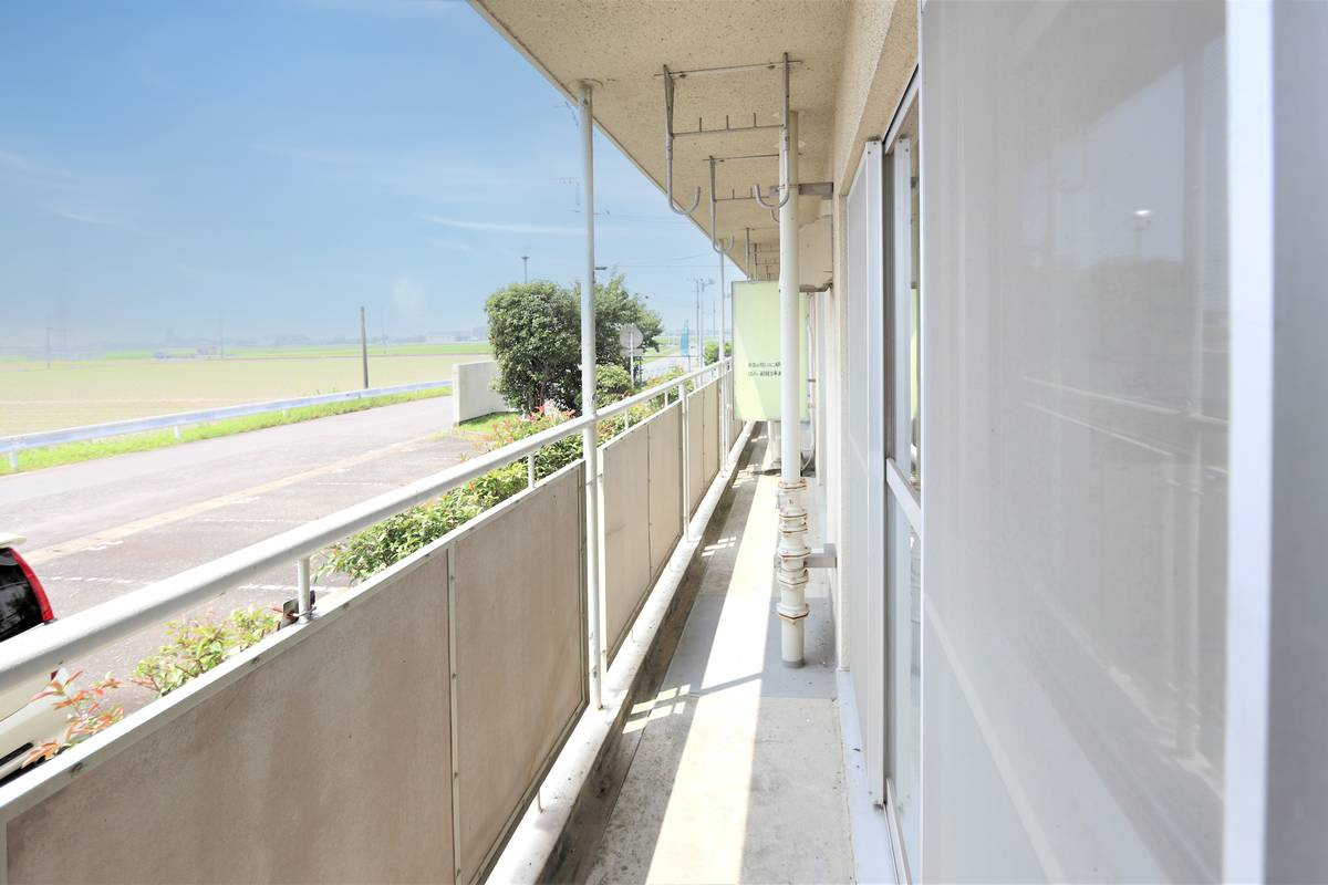ビレッジハウス佐賀【キャッシュバック対象】のバルコニー|外からの目が気にならないバルコニーで洗濯物が干せます