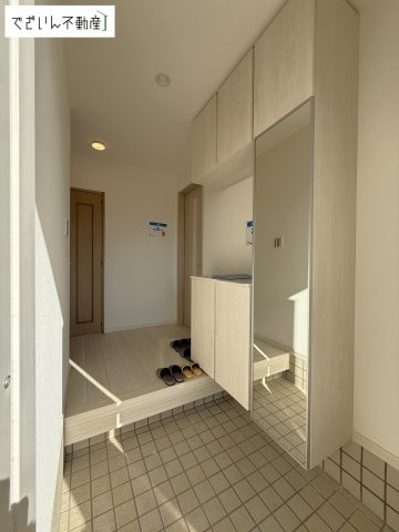 【玄関】 | 深谷市高島　中古住宅   | 現地(2025年12月撮影)