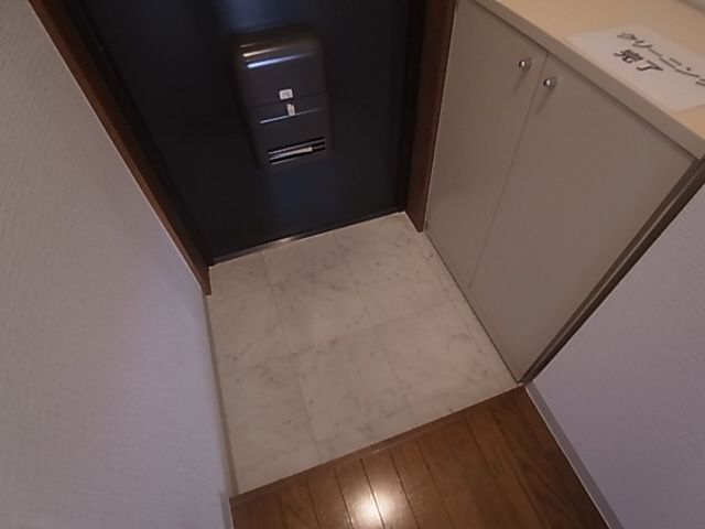 神戸市北区鈴蘭台北町３丁目の賃貸マンションの玄関|シューズボックス付き