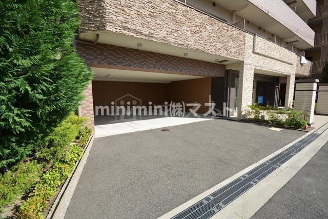 リッツ難波南Ⅱの駐車場