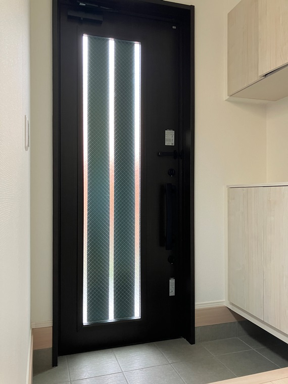 谷原戸建の玄関