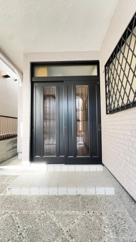 上甲東園5丁目の玄関|玄関扉