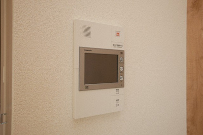 【セキュリティ】 | プレサンス大国町ラヴェニール | モニター付きインターホンです