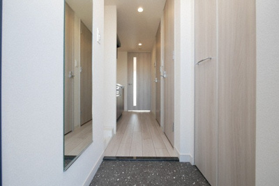 【玄関】 | プレサンス大国町ラヴェニール | 明るい玄関です