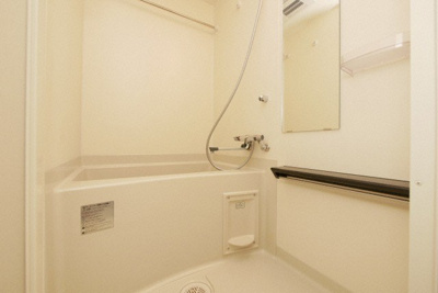 【浴室】 | プレサンス大国町ラヴェニール | きれいなお風呂です