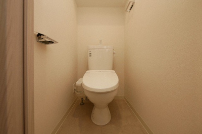 【トイレ】 | プレサンス大国町ラヴェニール | ゆったりとした空間のトイレです