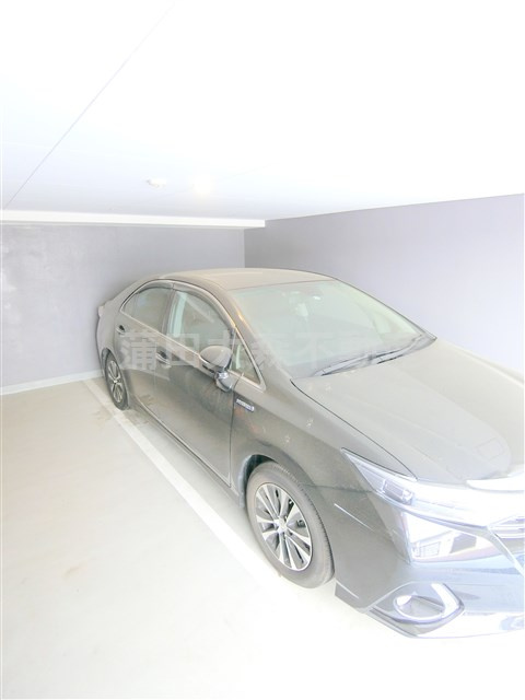 新蒲田高級分譲マンションの駐車場