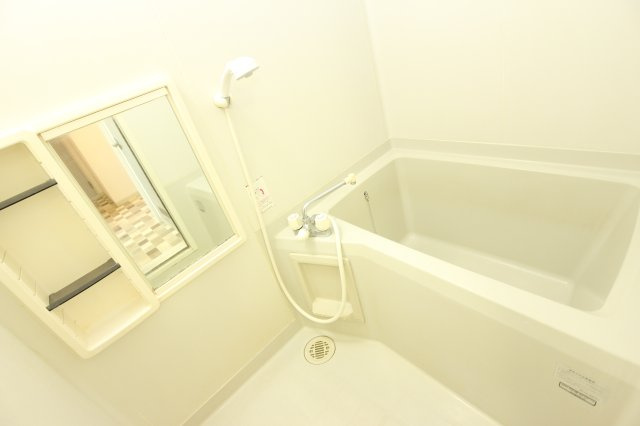 熊本市東区錦ケ丘のアパートの浴室|日々の疲れを癒すお風呂付です
