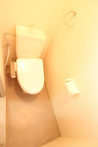 熊本市東区錦ケ丘のアパートのトイレ|落ち着いたトイレです