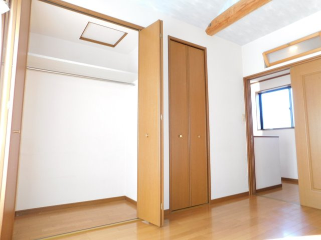 海部郡大治町大字西條字北屋敷の中古一戸建の洋室|◇洋室◇　明るい洋室６．０帖　全居室南向き！　全居室収納完備！　２階全居室バルコニー利用可！