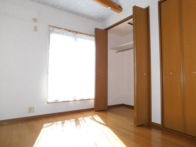 海部郡大治町大字西條字北屋敷の中古一戸建の洋室|◇洋室◇　明るい洋室６．０帖　全居室南向き！　全居室収納完備！　２階全居室バルコニー利用可！