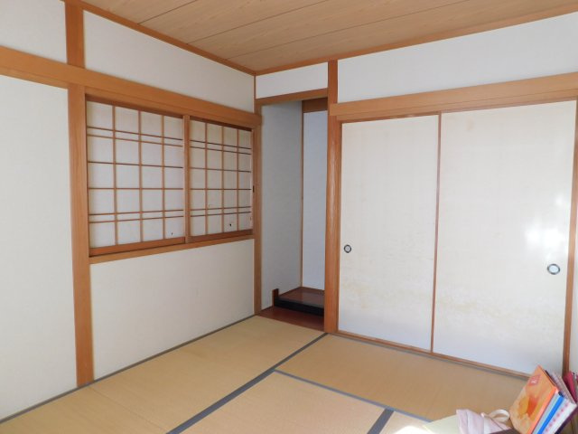 海部郡大治町大字西條字北屋敷の中古一戸建の和室|◇和室◇　和室６．０帖　落ち着くくつろぎスペースにも客間にも♪