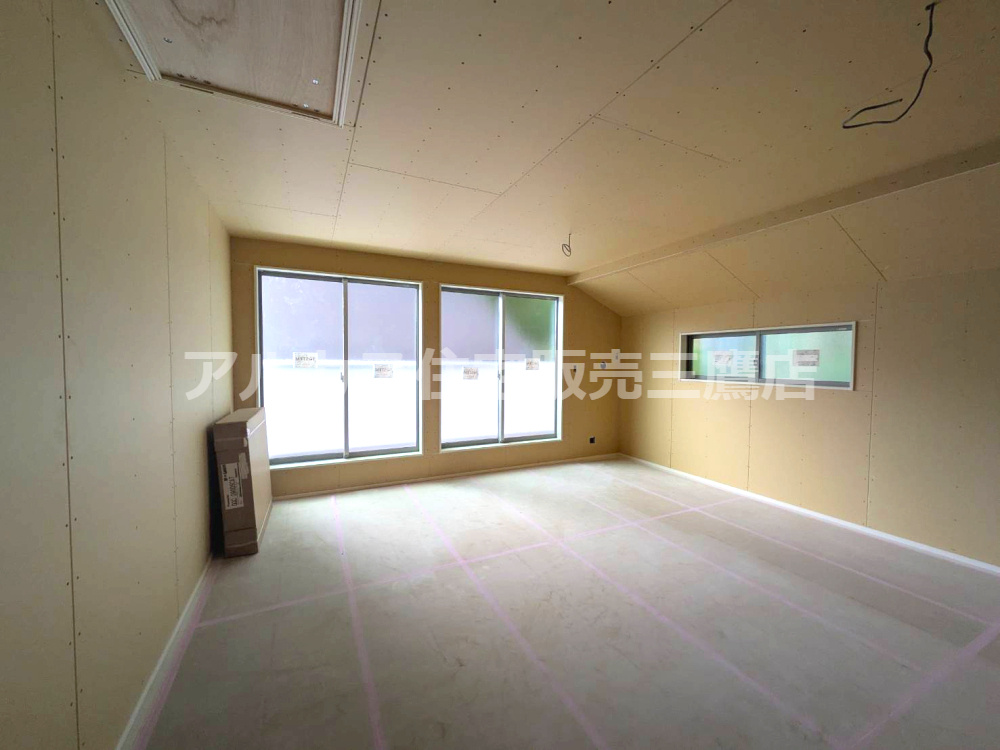 国分寺市西恋ヶ窪1丁目 新築戸建て 中央線 西国分寺駅の前面道路含む現地写真