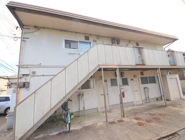 米沢ハイツの外観