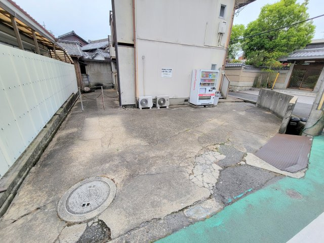 米沢ハイツの駐車場