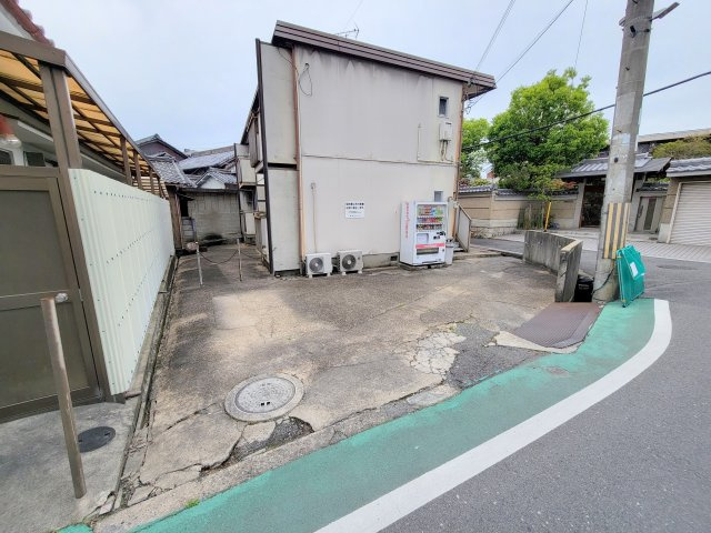 米沢ハイツの駐車場