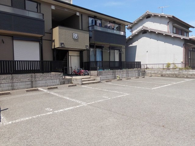 ガーデンハイツの駐車場