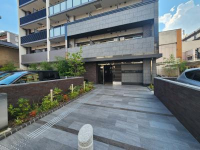 プレサンス京都室町通紫水のエントランス