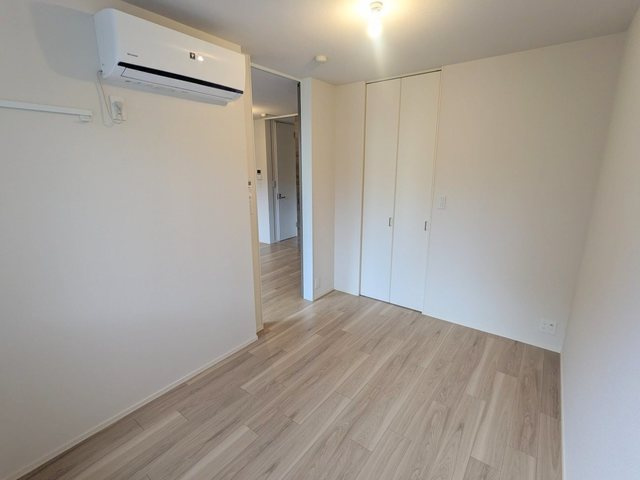 ヴァンヴェール松原の洋室