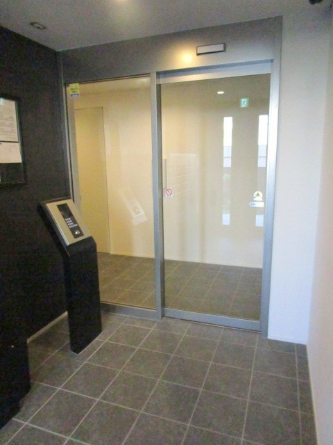 ヴァンヴェール松原のエントランス|オートロック付きのエントランス