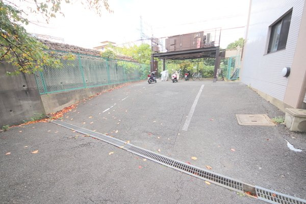 アミティ西大寺P-8の駐車場