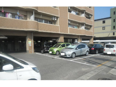 【駐車場】 | ノイシュロス久万ノ台