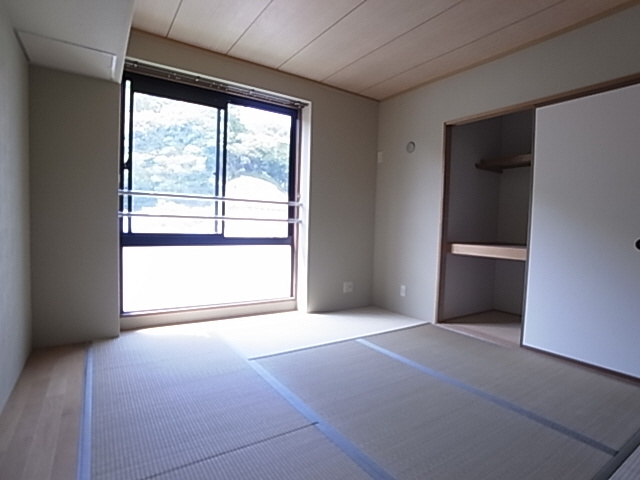 神戸市兵庫区平野町字天王谷東服山のアパートの内装|和室