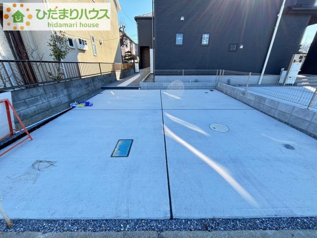 西区宝来　23-1期　新築一戸建て　リナージュ　02の駐車場