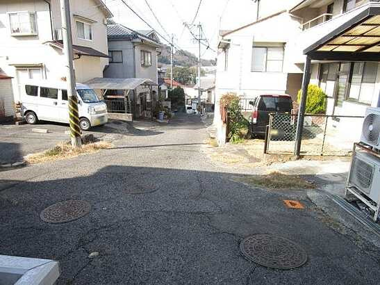 【前面道路含む現地写真】