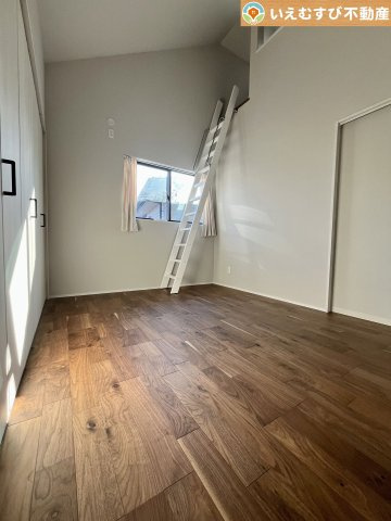 熊谷市河原町　中古戸建の洋室