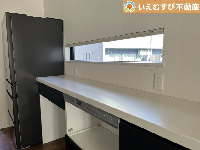 熊谷市河原町　中古戸建のキッチン|機能性収納性に溢れるキッチン。
収納もたっぷり付いていてすっきり片付く！毎日楽しくお料理が出来そうです！