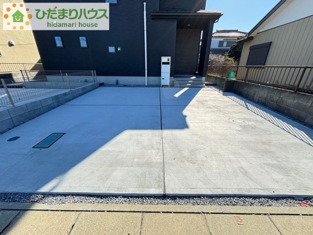 西区宝来　23-1期　新築戸建　リナージュ01の駐車場