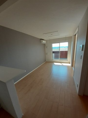 すみれの居間・リビング|ゆったりとしたリビングです