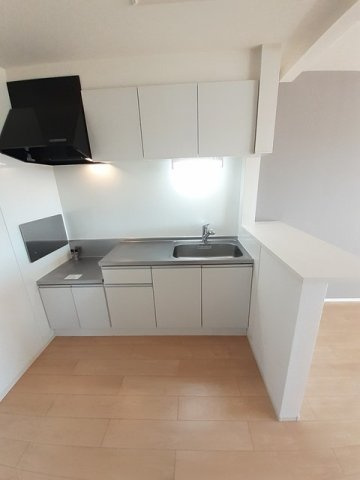 すみれのキッチン|コンパクトなキッチンで掃除もラクラク