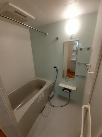 すみれの浴室|コンパクトで使いやすいお風呂です