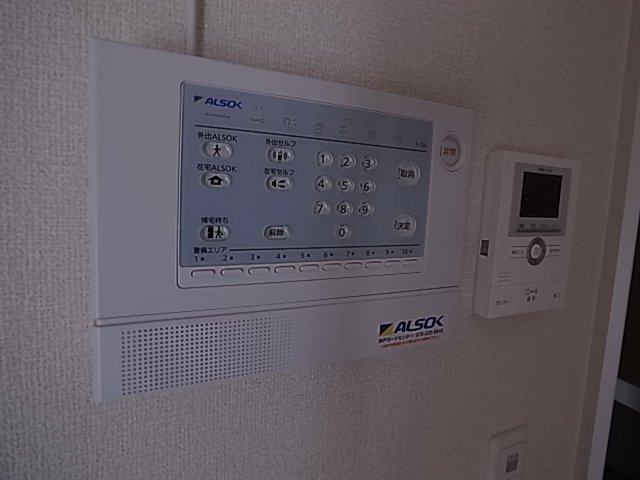 神戸市北区鈴蘭台西町４丁目のアパートのセキュリティ|TV付インターフォン