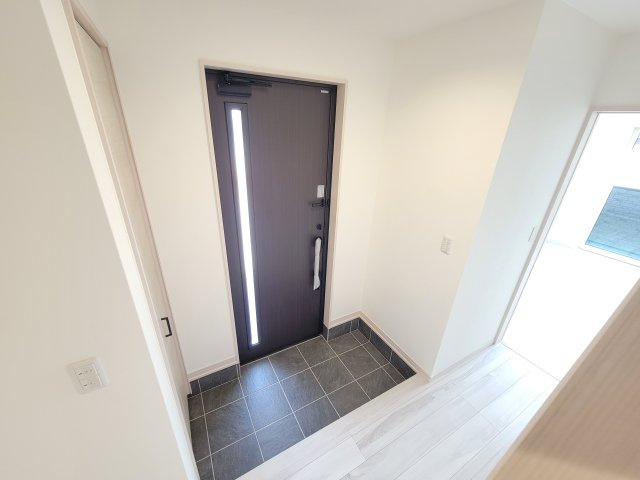 松ケ丘1丁目1区画・新築戸建の玄関