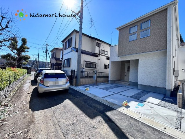 蓮田市上２期　新築戸建　グラファーレ03の前面道路含む現地写真