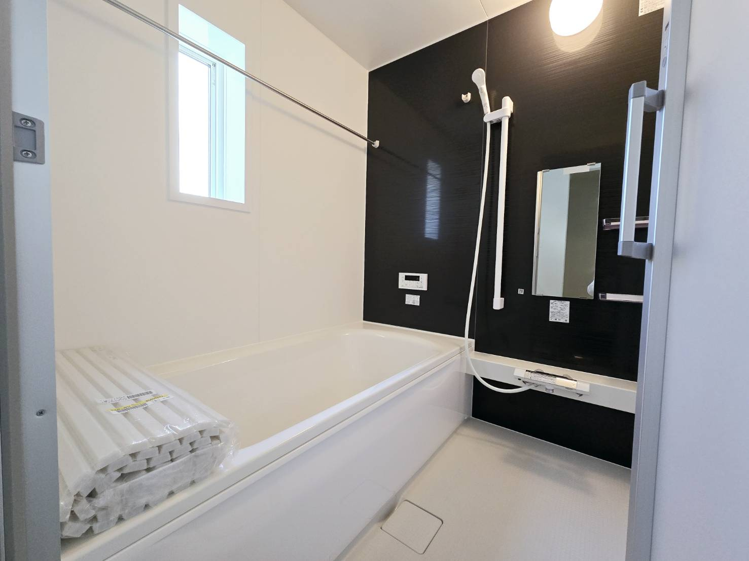 クレイドルガーデン八戸市南類家　第3　2号棟の浴室