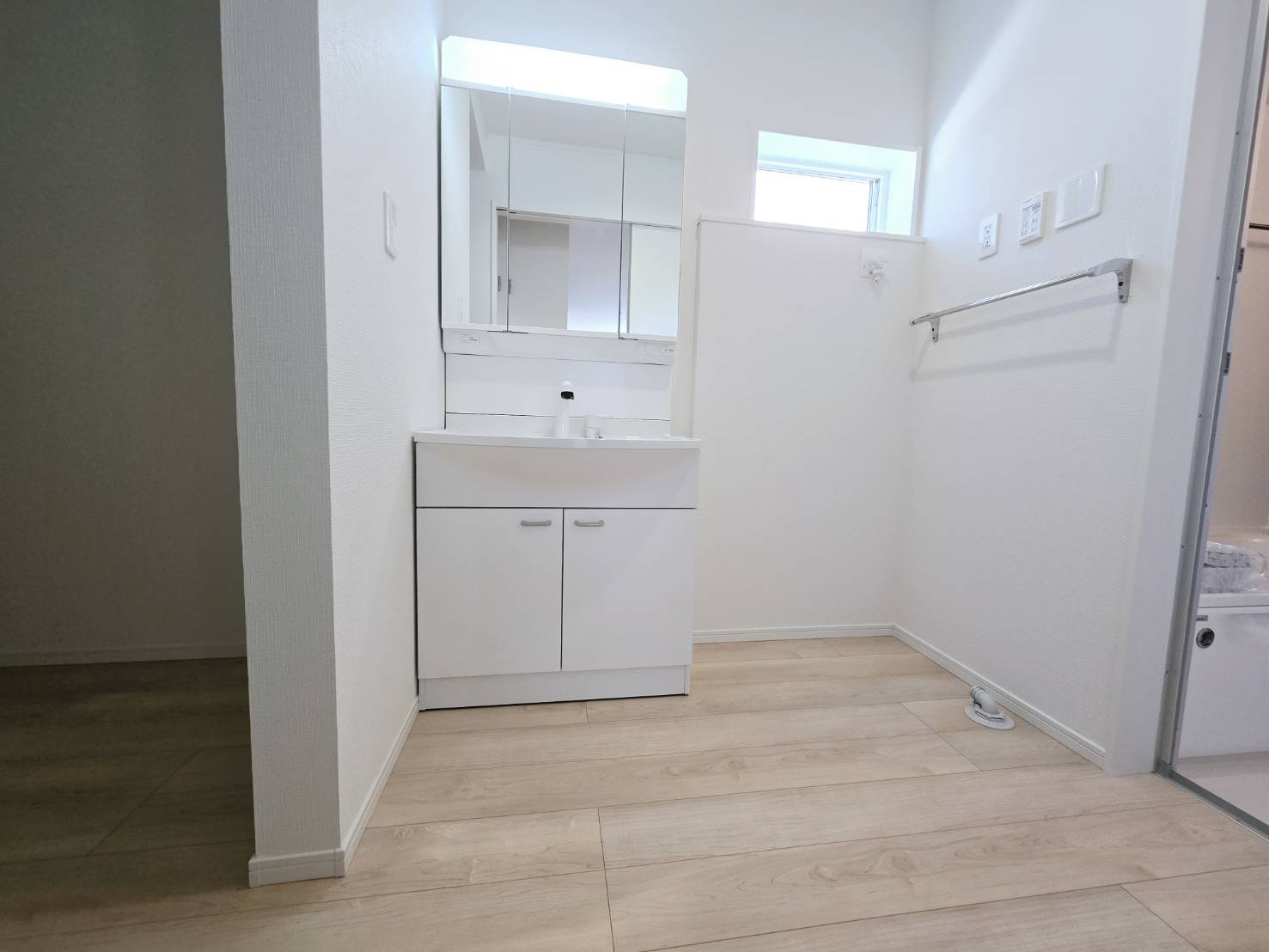 クレイドルガーデン八戸市南類家　第3　2号棟の独立洗面台