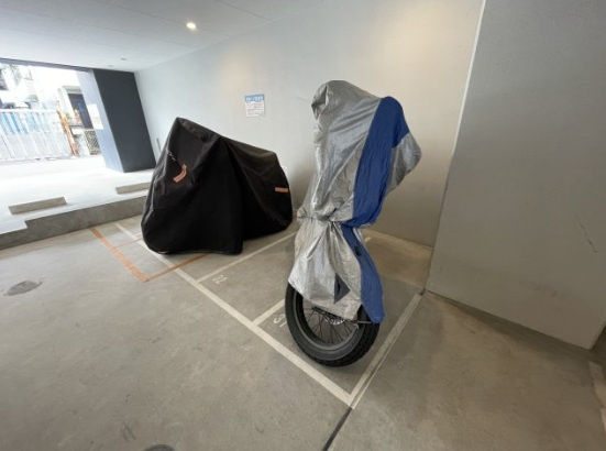 PARK HILLS 難波南 haneulの駐車場